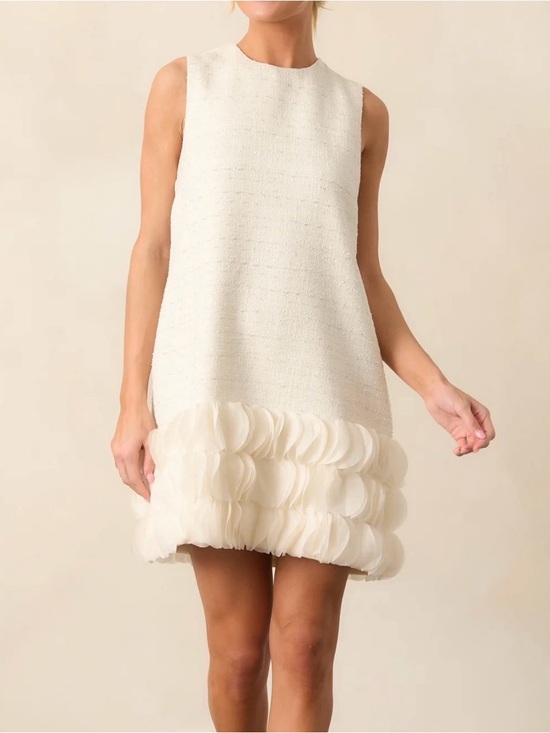 Lalavon Dresses & Skirts - Lalavon “The Tweed Dress” Sleeveless Ivory Mini Shift Dress 3D Petal Hem Sz L